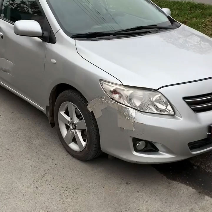Автомобиль на обочине в Таганроге